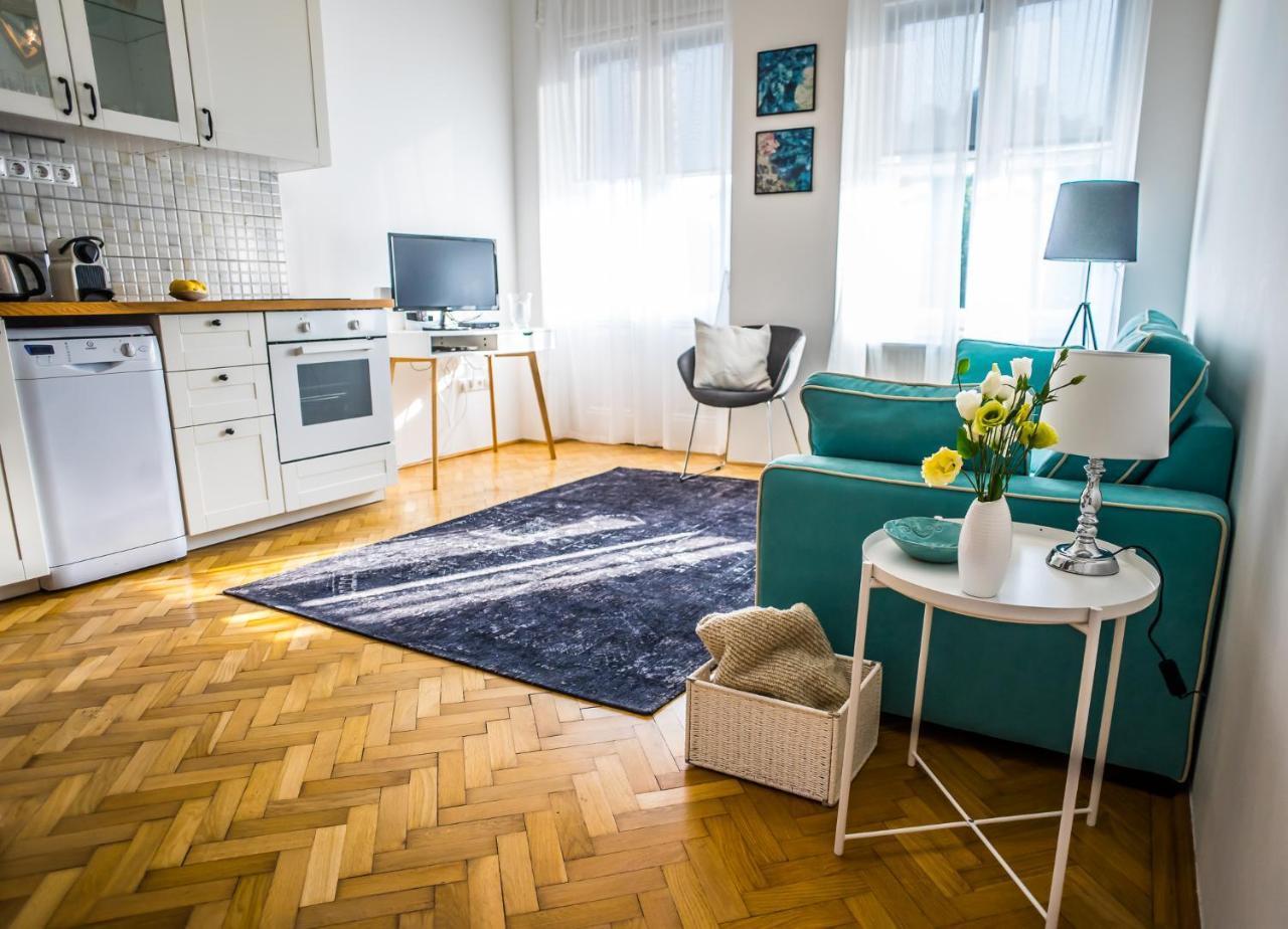 Ybl Apartment City Center Szekesfehervar Luaran gambar